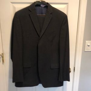 Joseph Abboud gray pin stripped 2 piece suit. 42L jacket pants 34,34 inseam